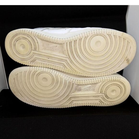 Athletic_Shoes